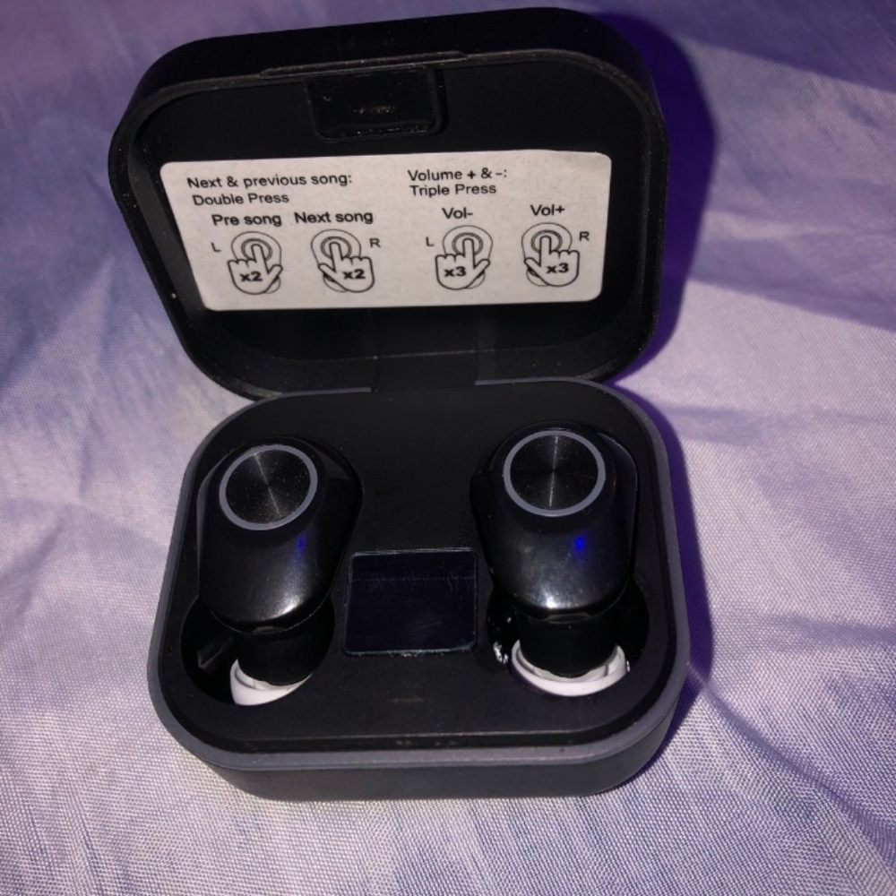 Bluetooth ear buds